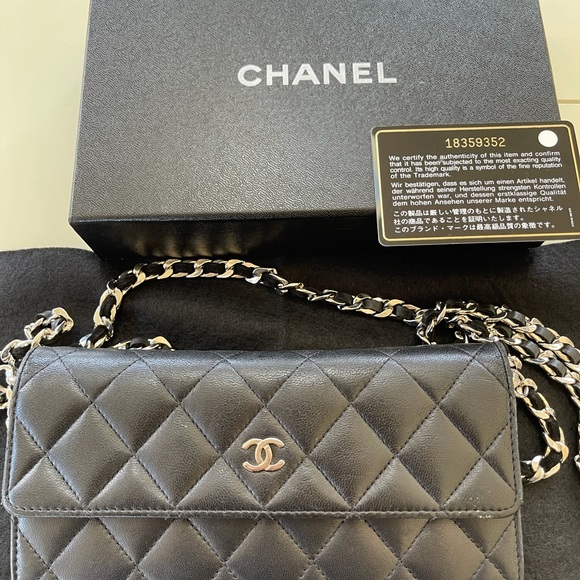 Authentic Chanel leather Wallet with chain. - Picture 3 of 14
